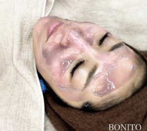 BONITOのパックでお肌を引き締めてハリをゲットしましょう。肌触りがとても変わります！