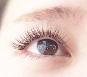 BONITOのまつ毛エクステで印象的で夏の汗に負けない涼しいお目元へ！