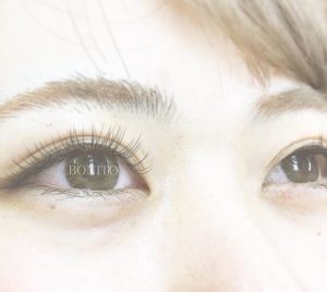 初めての方でもナチュラル可愛いまつ毛が作れます。カラーエクステもおすすめ！