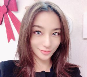 女優の高橋メアリージュン様がメンテナンスでご来店されました。