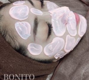 美肌改善ワックスで毛穴レスなお肌へ。一度するだけでつるつるなお肌に生まれ変わります。