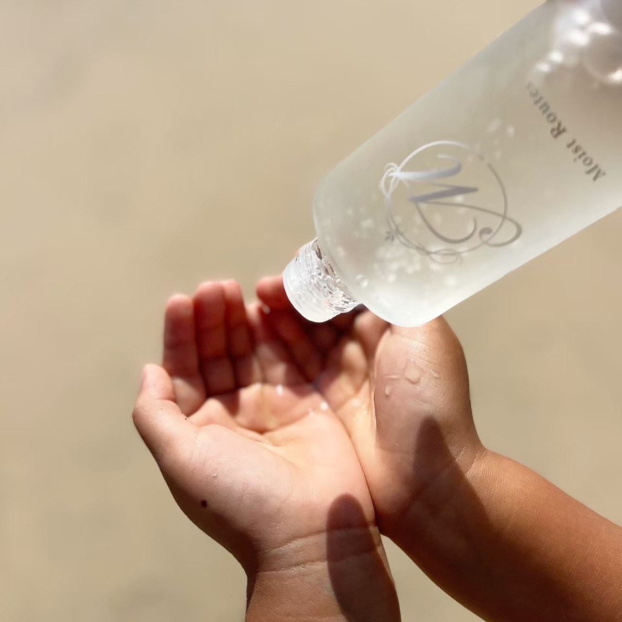 夏本番！紫外線や乾燥からお肌を守る！超保湿美容液モイストルーツが大