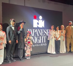 スタッフと参加したジャパニーズナイト。私が本当に見せたかった景色
